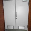 Двупольная дверь с вентиляцией EI 60 (RAL 7035)